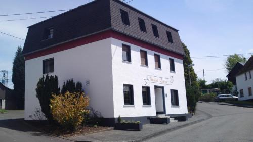 Niederraden House | Pension Lume