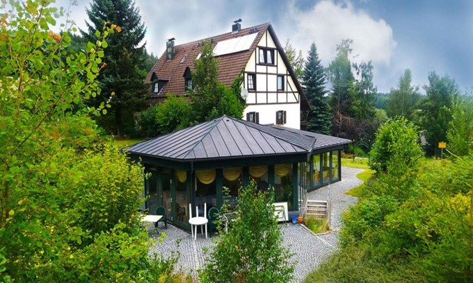 Neualbenreuth House | Pension Restaurant Im Grünen Tal