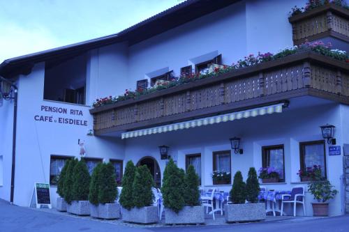 Silandro Bed & Breakfast | Pension Rita