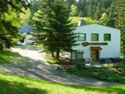 Stutzerbach House | Pension Waldidyll
