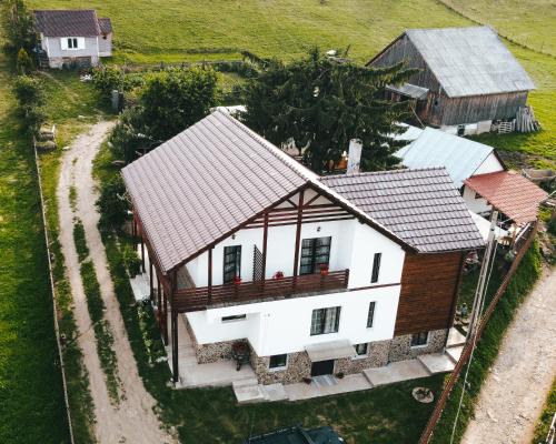 Maguri-Racatau House | Pensiunea agro-turistica Maris