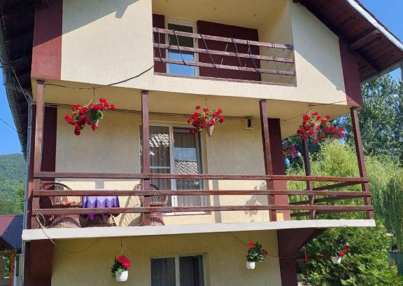 Corbeni House | Pensiunea Antonia