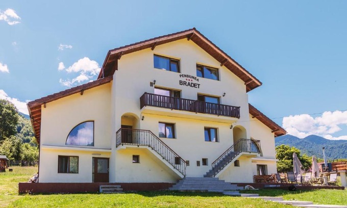 Malaia Bed & Breakfast | Pensiunea Bradet