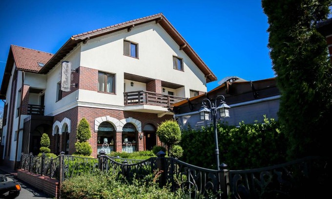 Tirgu Jiu House | Pensiunea Casa Vera