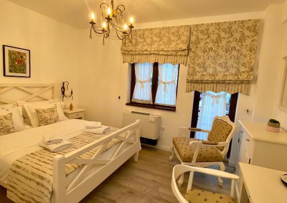 Bacau House | Pensiunea Charlotte Boutique