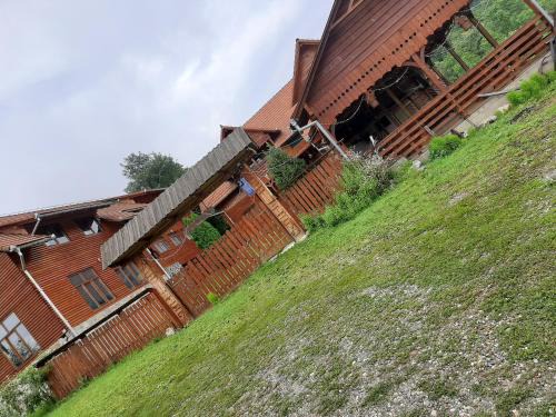 Salciua de Jos House | Pensiunea codru