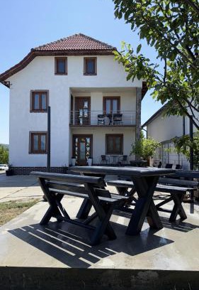 Novaci House | Pensiunea Diana