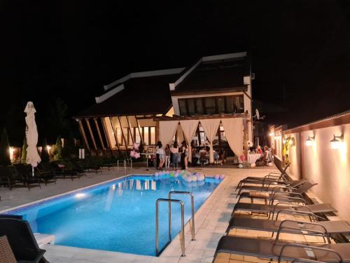Baia de Fier Hotel | Pensiunea MedAless