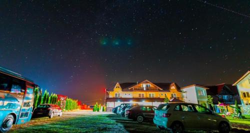 Cristian House | Pensiunea Mountain King