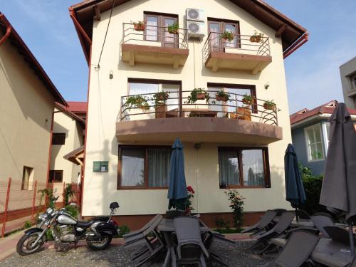 Costinesti House | Pensiunea Orion
