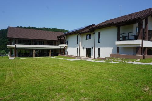 Sasca Montana House | Pensiunea Patru Anotimpuri