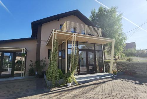 Curtea De Arges House | Pensiunea Prestige House