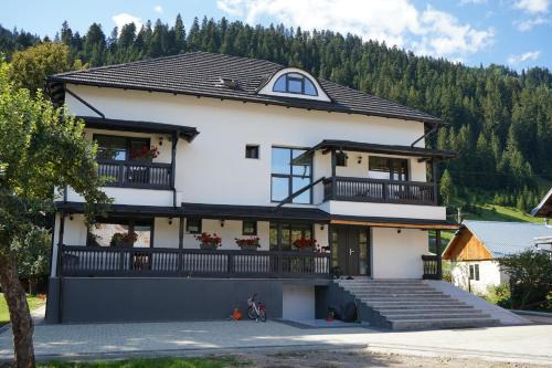 Campulung Moldovenesc House | Pensiunea Sâhla
