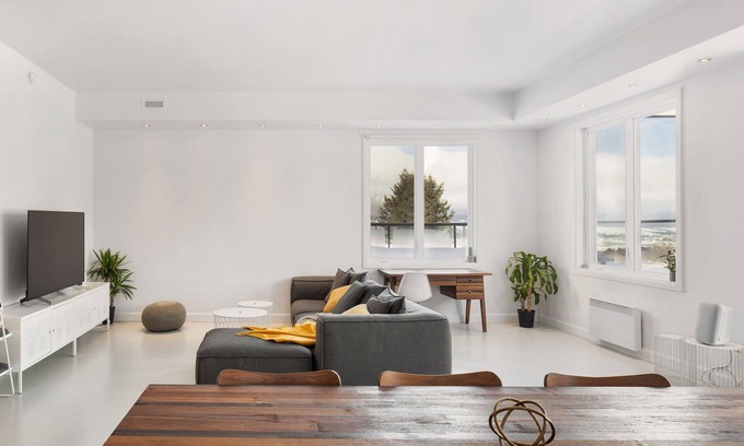 Saint Pierre d'Orleans Condo | [PENTHOUSE-508] Work, Relax & Cook With Great View