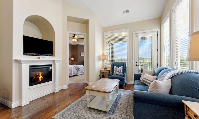 Indian Point Condo | Penthouse Condo by Silver Dollar City!