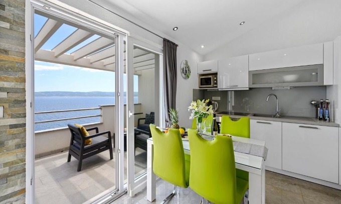 Mimice Apartment | Penthouse Filka