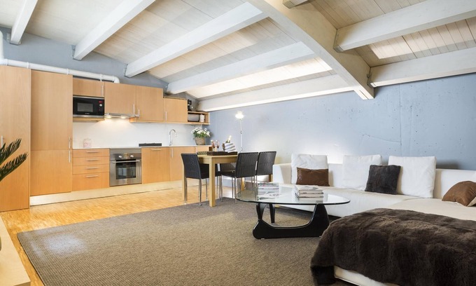 Sant Gervasi Apartment | Penthouse for long stays in Sant Gervasi 2 bedrooms 6 people - WiFi