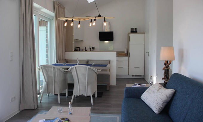 Wangerland Apartment | Penthouse "Meeresrauschen" : Luxury vacation in Hooksiel on the North Sea.