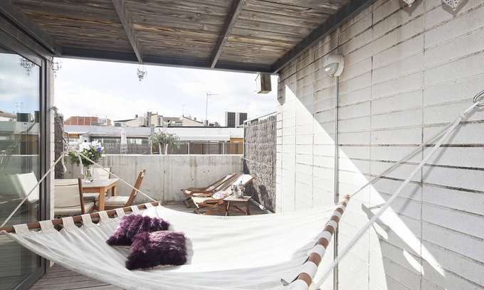 El Putget i Farro Apartment | Penthouse near Tibidabo 3 rooms for 6 people with terrace
