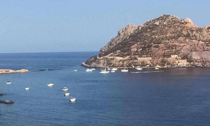 Aguilas Apartment | Penthouse overlooking the beach.