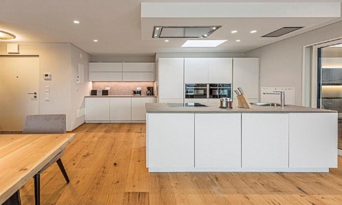 Schenna Apartment | Penthouse Skygarden