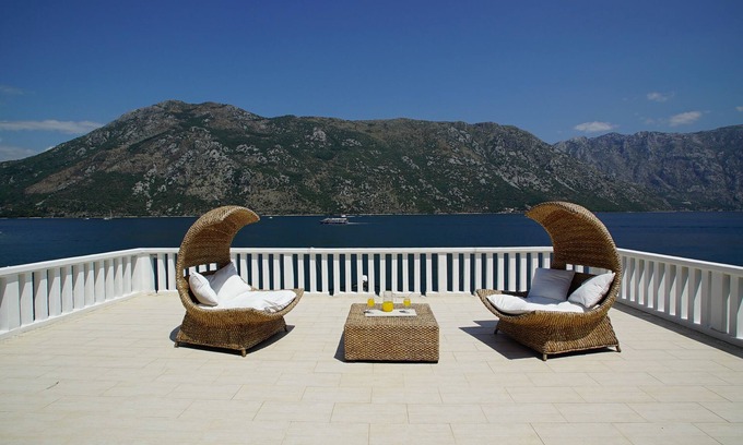 Donji Stoliv Villa | PENTHOUSE STOLIV up to10 bed SPA/POOL Terrace100m2 Private Jetty Sunbeds 5mtosea