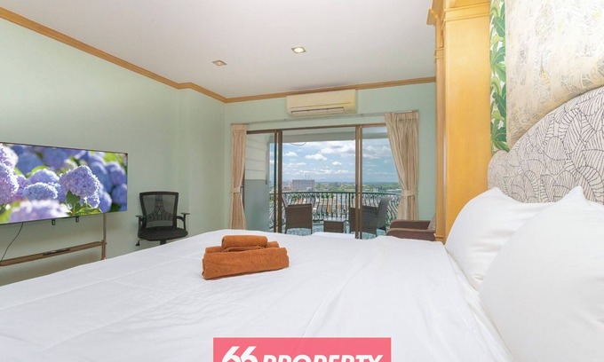 Chang Phueak Condo | Penthouse Studio w/Mountain View