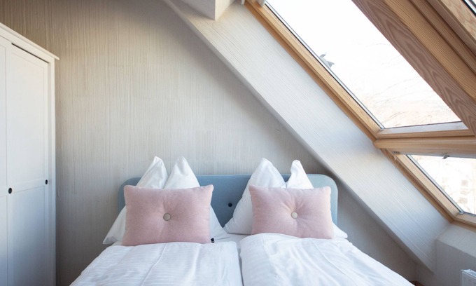 Penzing Condo | Penthouse with a view of Schönbrunn Palace