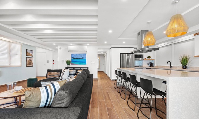 Parque Apartment | Penthouse With Free Parking | Balcony | Near The Beach | AC