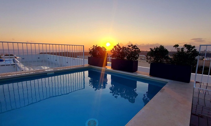 Ggantija Apartment | Penthouse with Private Roof Top Pool