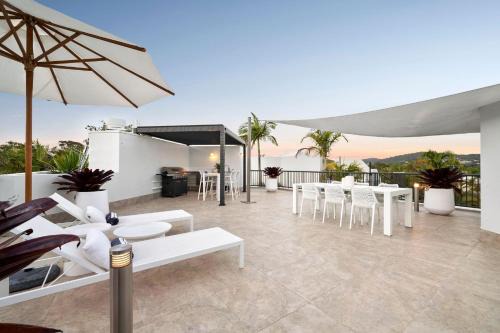 Noosaville Apartment | Penthouse with Private Roof top terrace- NOOSA