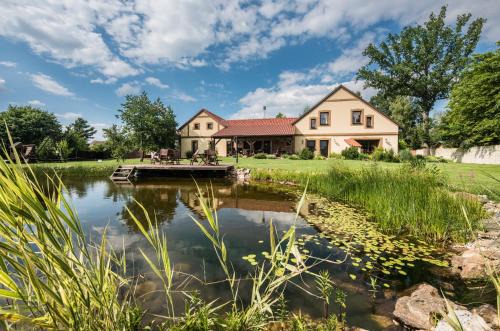 Jarosov nad Nezarkou House | Penzion U Lišky