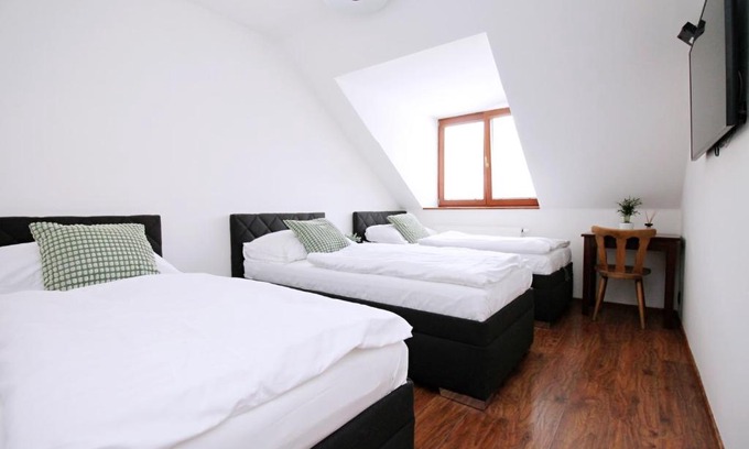 Mokra-Horakov House | Penzion u Zajíčku