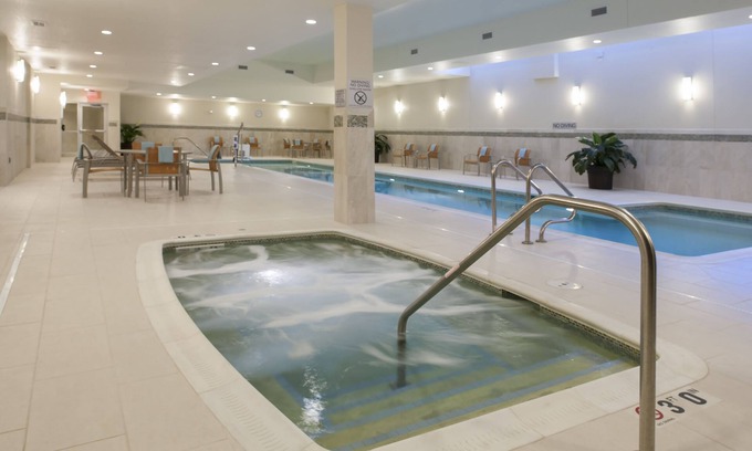 Peoria Hotel | Peoria Marriott Pere Marquette