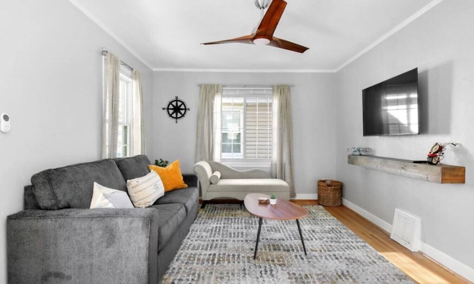 Peoria House | Peoria Prime Location: 3Bed w/Arcade+Foosball