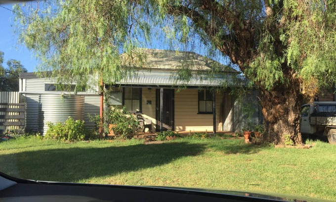 Wongarbon Cottage | Peppercorn Cottage 2831 contemporary heritage located in a village of Dubbo