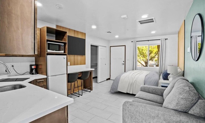 Safford Apartment | Peppertree Studios D7