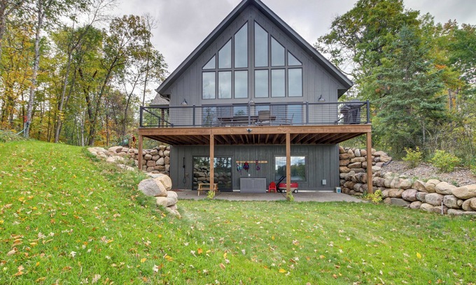 Breezy Point Cabin | Pequot Lakes Retreat w/Beach + Fire Pit!