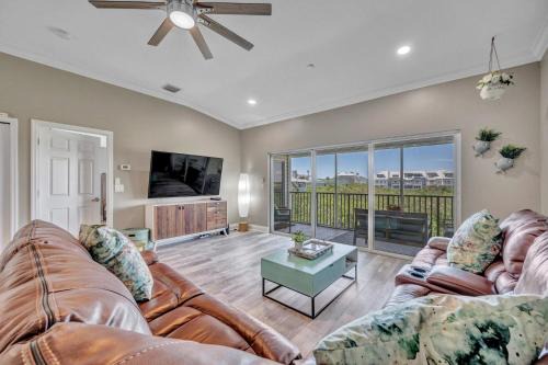 Indian Shores Apartment | Perfect 2-bed 2-bath Townhome With 1390 Sq Ft And Garage By The Beach