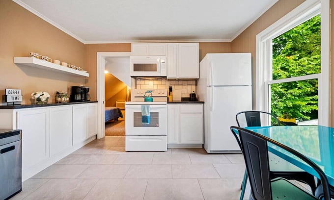 Biddeford Apartment | Perfect 2BD location in Saco with Free Parking