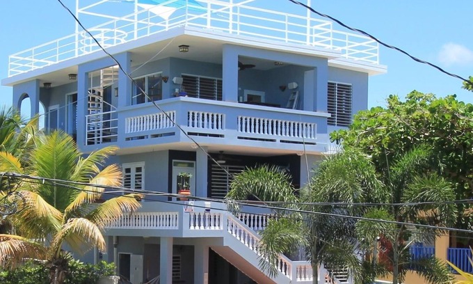 Aguacate Villa | Perfect 5 Bedroom Vacation Tropical Paradise at Shacks Beach