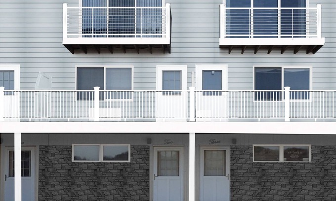Montauk Condo | PERFECT, BEAUTIFULLY NEWLY DESIGNED 1,000 FT. MONTAUK OCEANFRT 3-LEVEL TOWNHOUSE