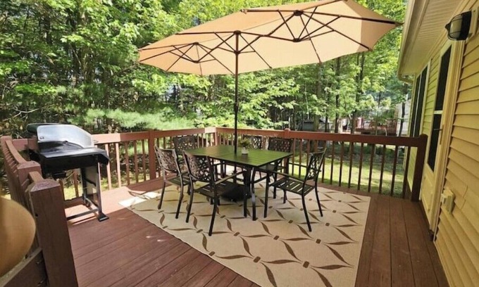 Pocono Summit House | Perfect Cabin in Pocono Summit