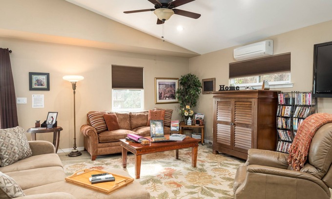Graton Cottage | Perfect Charming Cottage on a Quiet Country Lane in Sebastopol
