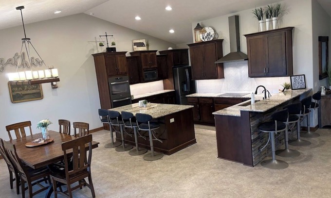 Wahoo House | Perfect College World Series Basecamp 45min, 4 bedroom home, 3 acres near, Wahoo