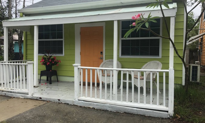 Gulfport Cottage | Perfect Cottage In Art District of Gulfport