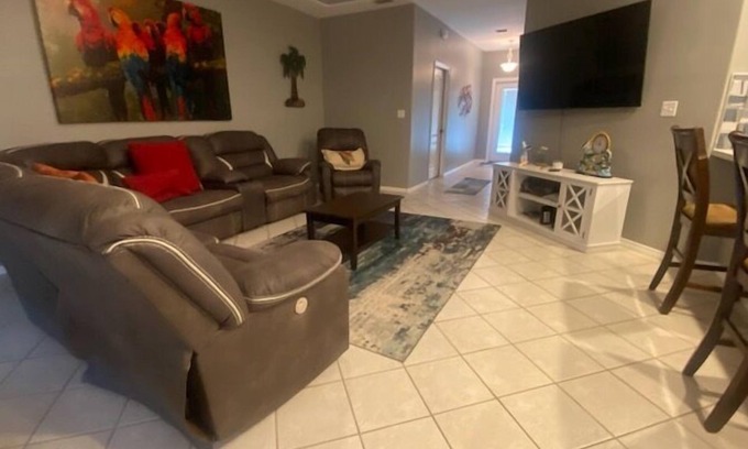 Laguna Vista Villa | Perfect Destination - 8 GH