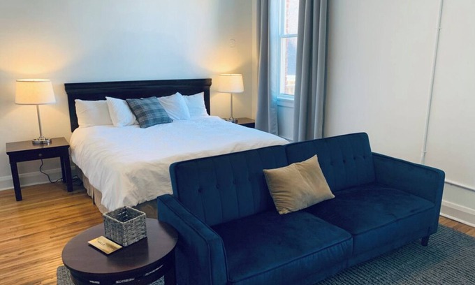 Downtown Toledo Apartment | Perfect downtown apartment for short and long-term stays!