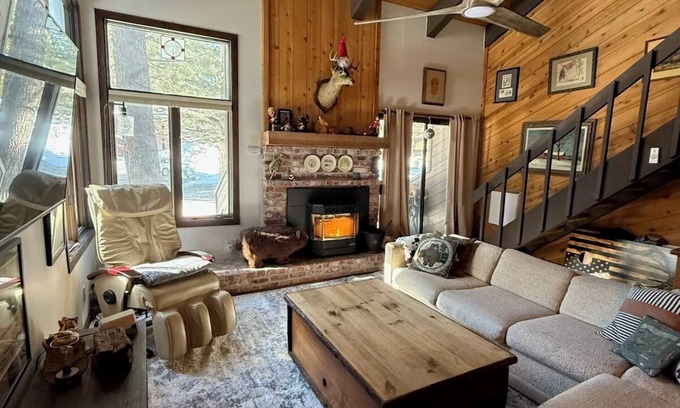 Mammoth Lakes Condo | Perfect Family & Dog Friendly 2 Story Condo, Sleeps 8+, 1 Mile To Village, #66
