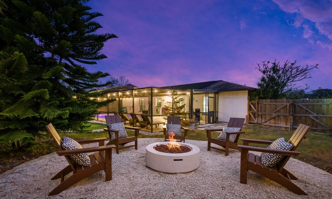 Walsingham House | Perfect Family Escape! Pool~Fire Pit~Games
